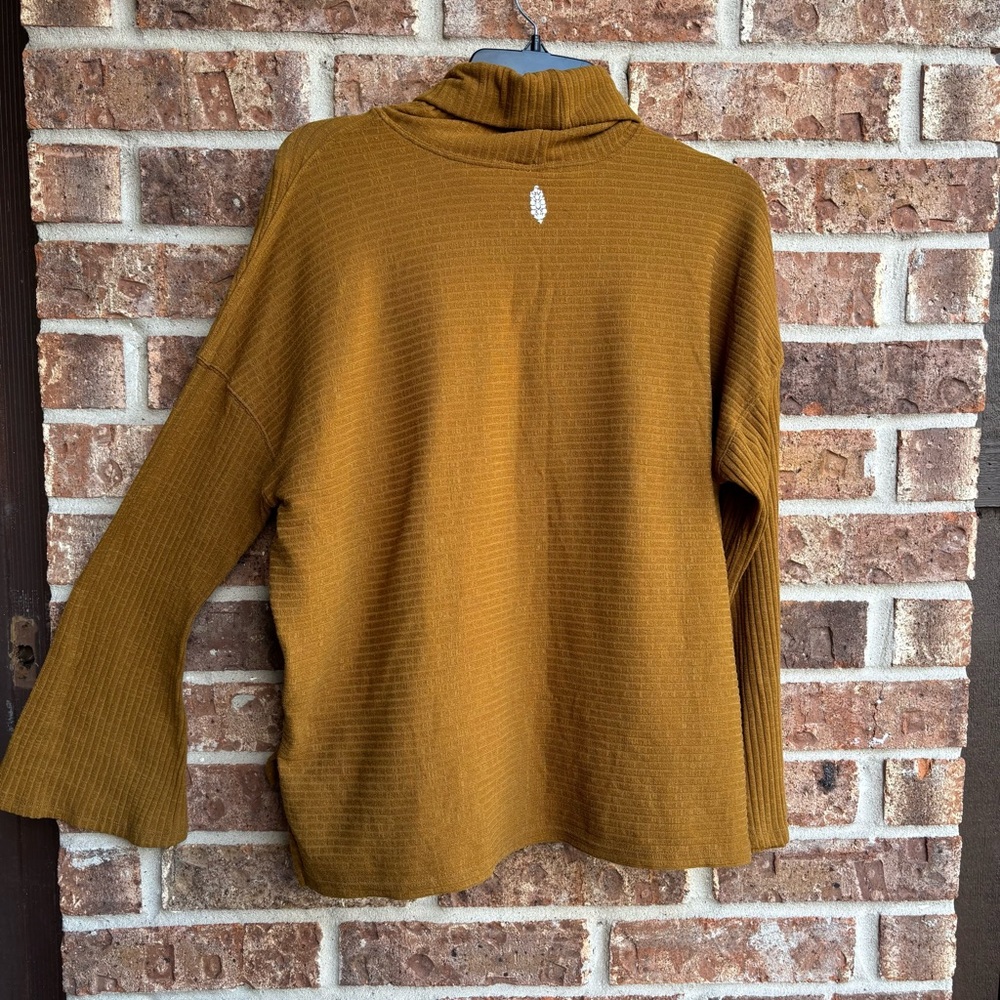 FREE PEOPLE Movement Cant Handle This High Atlas Ribbed BellSleeve Turtleneck - Picture 6 of 6